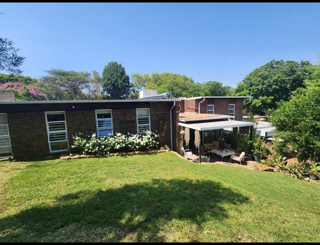 6 BEDROOM HOUSE FOR SALE IN WATERKLOOF RIDGE